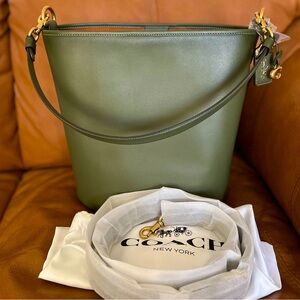 New Coach Dakota Bucket Bag in Army Green